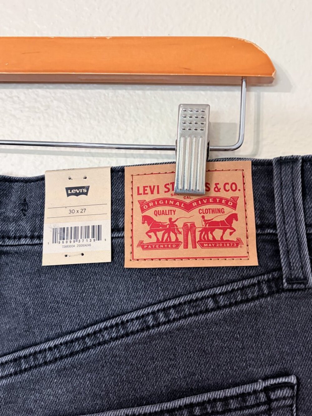 Women's Levi's Black Ribcage Straight Ankle Jeans - Picture 4 of 7